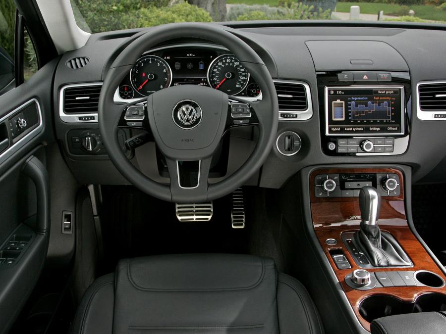  Volkswagen Touareg Hybrid 2010 года  (US) (фото 10 из 11)